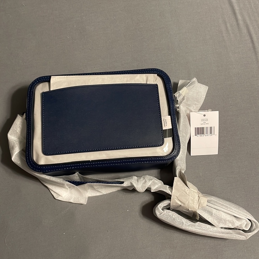Kate Spade camera bag w/wallet - Picture 11 of 14